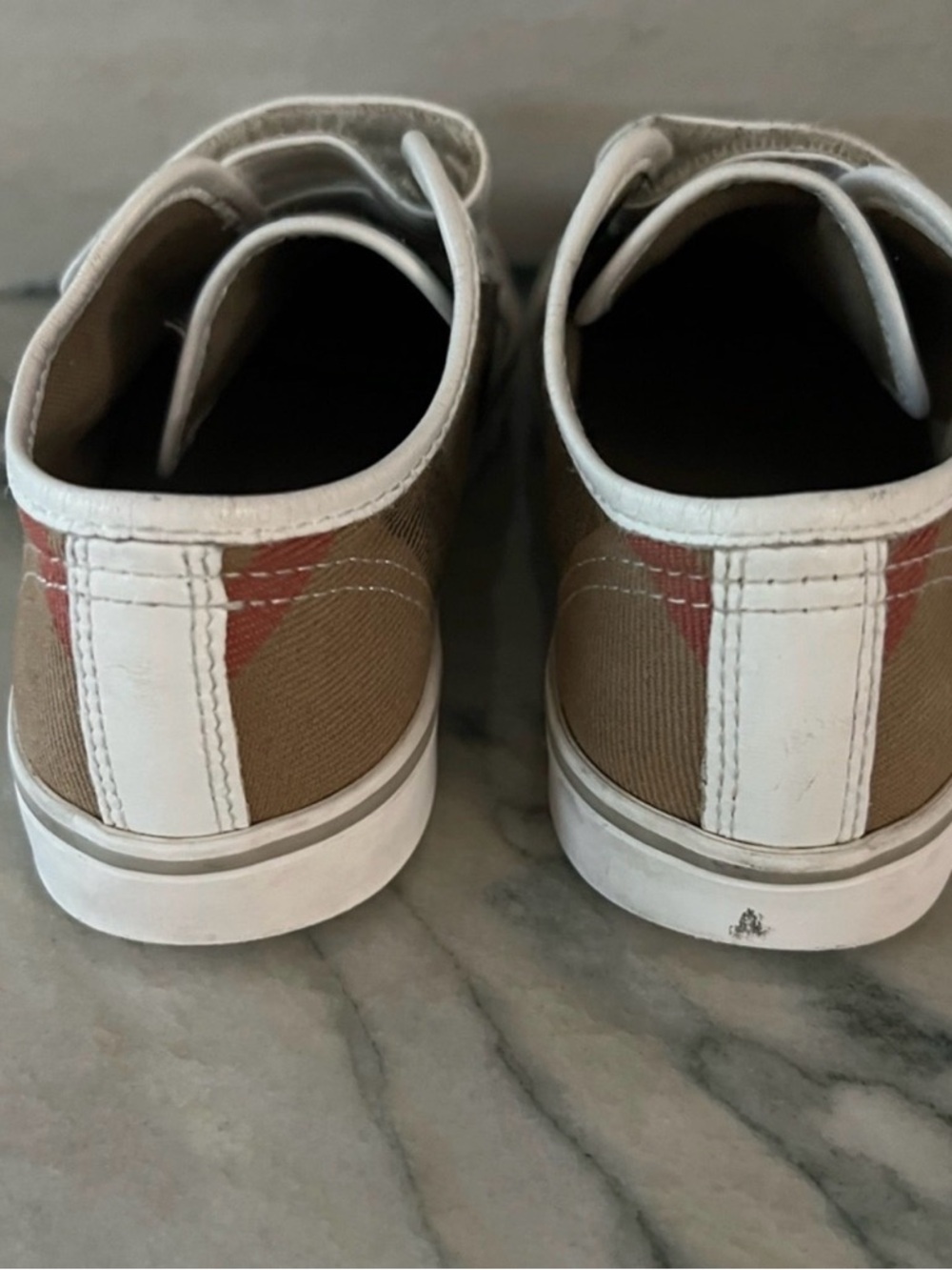Burberry White & Beige Check Kids Velcro Sneakers - Picture 6 of 8